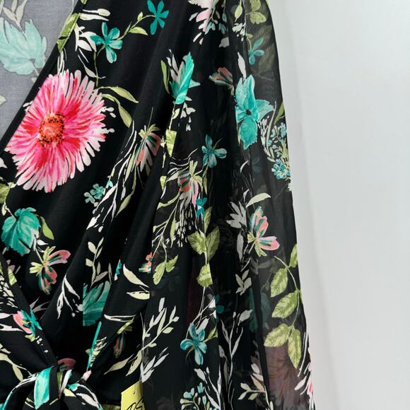 NWT PS floral wrap blouse - Picture 6 of 7